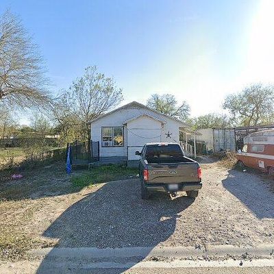 1003 Johnson St, Freer, TX 78357