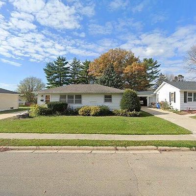 1007 12 Th St, Grundy Center, IA 50638