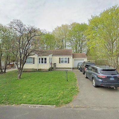 102 Greer Cir, Milford, CT 06461