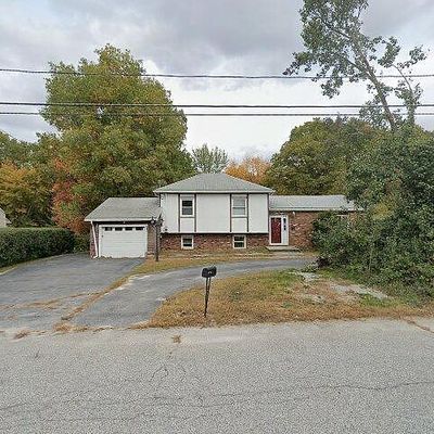 12 Eagle Dr, Dudley, MA 01571