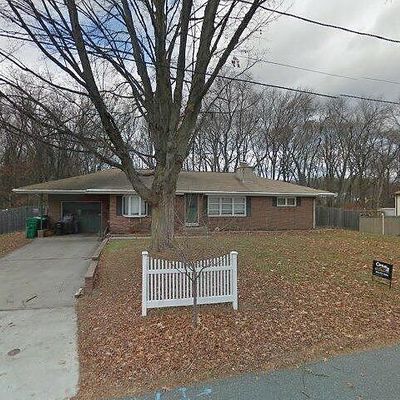 12 Manola St, Chicopee, MA 01020