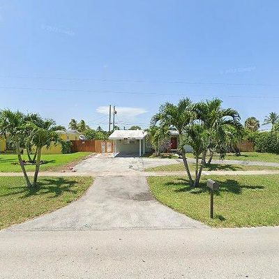 124 Greenbrier Dr, Lake Worth, FL 33461