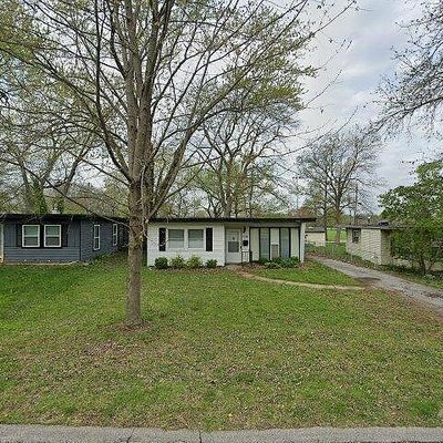 1285 Saint Jean St, Florissant, MO 63031