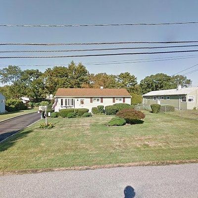 116 Leopold Ave, West Islip, NY 11795