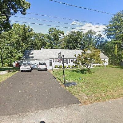 117 Llewellyn Dr, Westfield, MA 01085