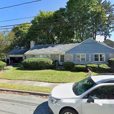 14 Benton St, Middleboro, MA 02346