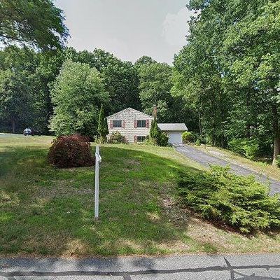 15 Briarcliff Dr, Hopkinton, MA 01748