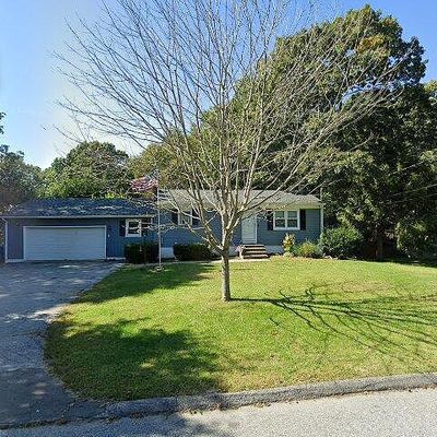 13 Lake St, Ledyard, CT 06339