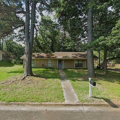 1314 America Dr, Longview, TX 75604