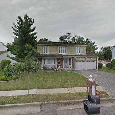 135 Jeatom Ln, Amityville, NY 11701