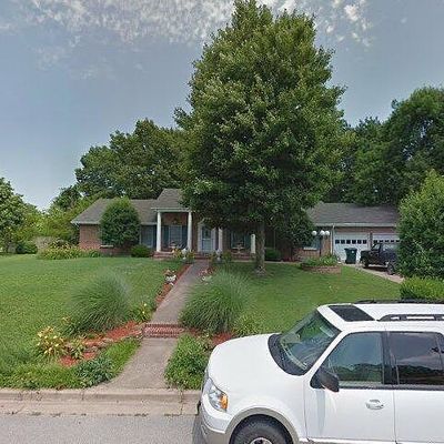 1664 Oak Dr, Aurora, MO 65605