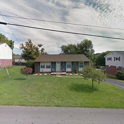 17 Cherokee Dr, Greensburg, PA 15601