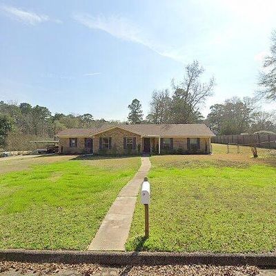 18 Circle Rd, Longview, TX 75602