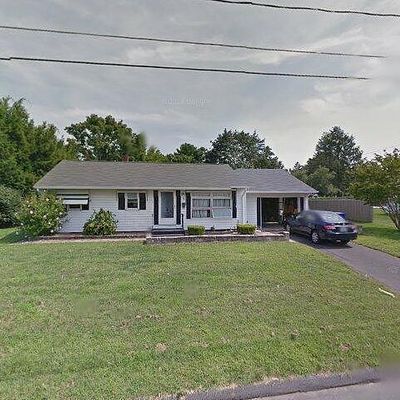 18 Holiday Ln, Enfield, CT 06082