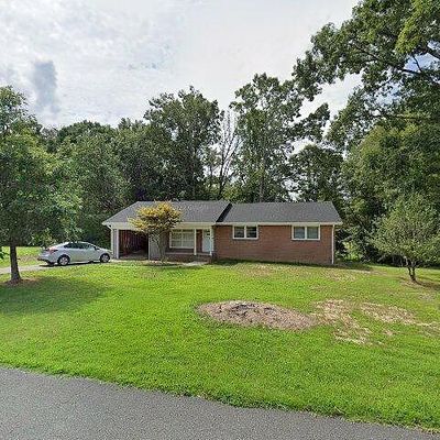 1528 W Fairfield Dr, Mount Airy, NC 27030