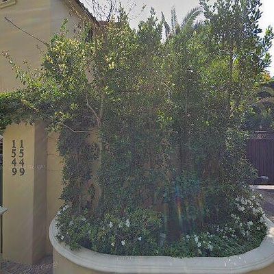 1549 Lindacrest Dr, Beverly Hills, CA 90210