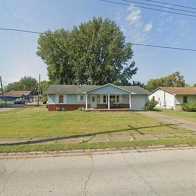 200 N Russell St, Marion, IL 62959