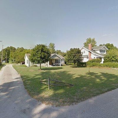 202 E Maple St, Medaryville, IN 47957