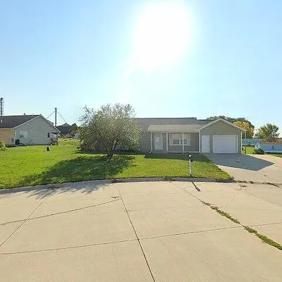 203 Meier Ct, Garnavillo, IA 52049