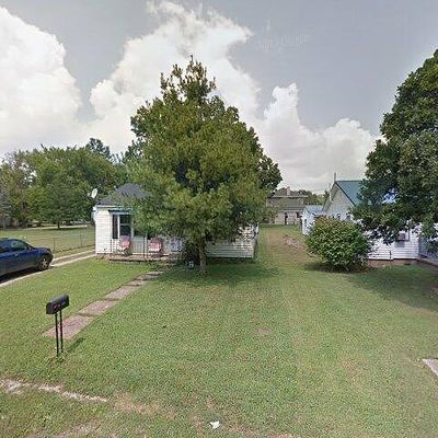 205 E Walnut St, Carrier Mills, IL 62917