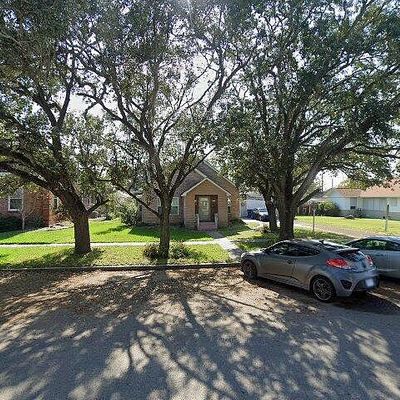 205 W Borden St, Sinton, TX 78387