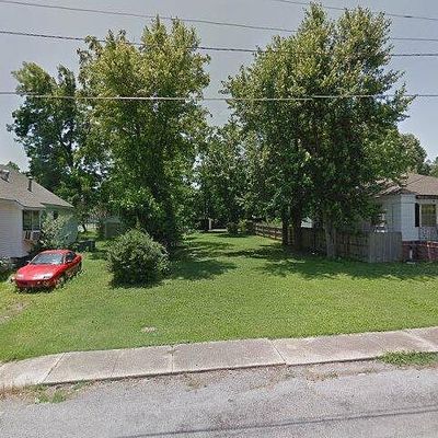 207 W Fannetta St, Dexter, MO 63841