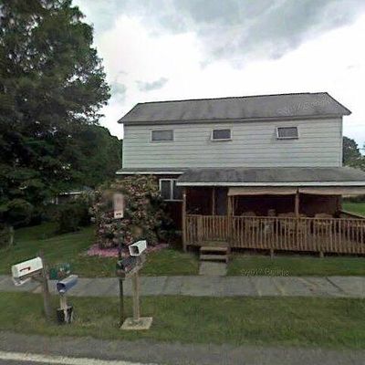 210 Market St, Moscow, PA 18444