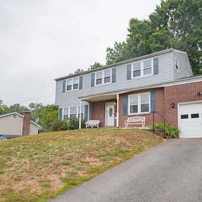 2230 Hillside Ln, Aston, PA 19014