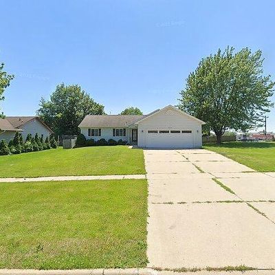 2234 Minnetonka Dr, Cedar Falls, IA 50613