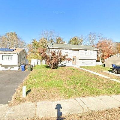 228 Southridge Dr, Willimantic, CT 06226