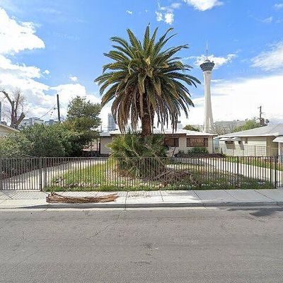 2300 Van Patten Pl, Las Vegas, NV 89104