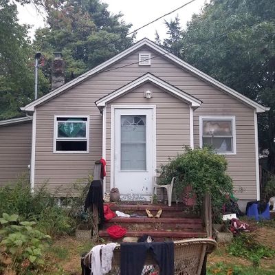 231 Elm Rd W, Mastic Beach, NY 11951