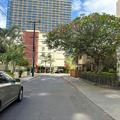 2410 Cleghorn St #502, Honolulu, HI 96815