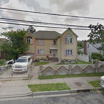 243 Arcadia Ave, Uniondale, NY 11553