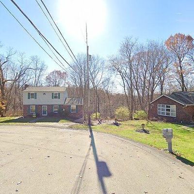 2439 Willow Dr, Irwin, PA 15642