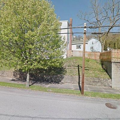 220 Dewey Ave, Washington, PA 15301