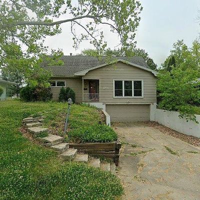 221 W Kurlene Dr, Macomb, IL 61455