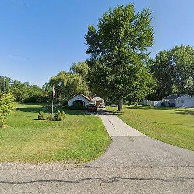 2687 E Ashby Rd, Midland, MI 48640