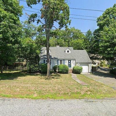 27 Kirkland Cir, Wellesley Hills, MA 02481