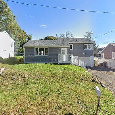 28 Eaton St, West Haven, CT 06516