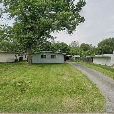 25 Taney Dr, Florissant, MO 63033