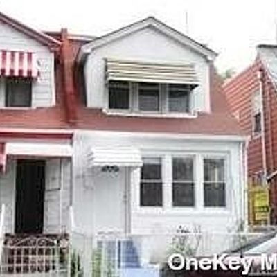 25 13 Humphrey Street, E. Elmhurst, NY 11369