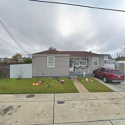 2504 Lloyds Ave, Chalmette, LA 70043