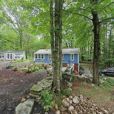 26 Cross Ave, Higganum, CT 06441