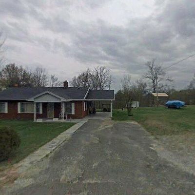 265 E Williamsburg St, Whitley City, KY 42653