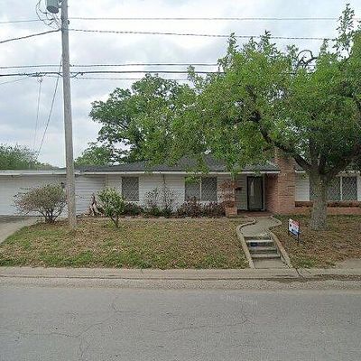 300 S Terrell St, Falfurrias, TX 78355