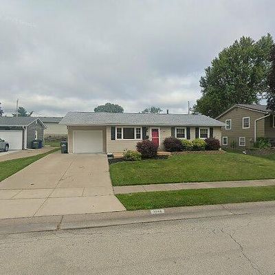 3026 Westmar Dr, Bettendorf, IA 52722