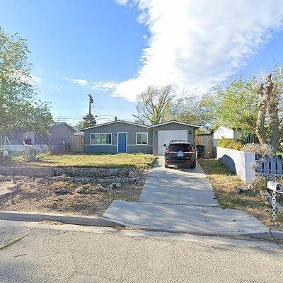 3137 Milton Dr, Mojave, CA 93501