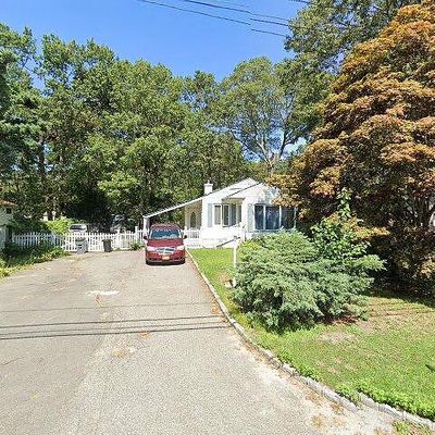 383 Locust St, Central Islip, NY 11722