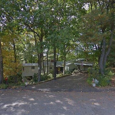 4 Butternut Dr, Norwich, CT 06360